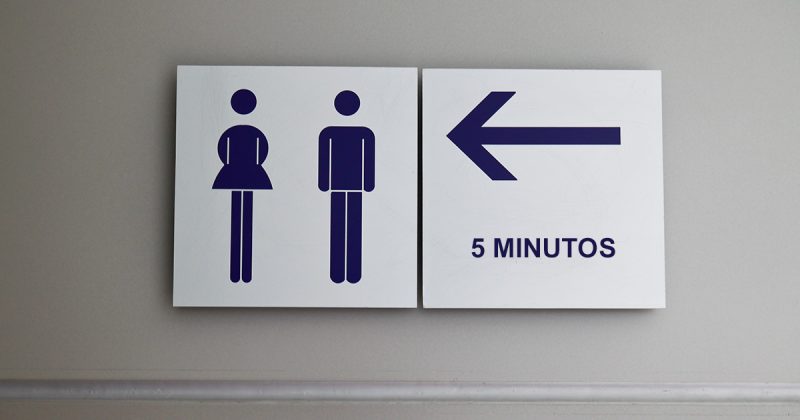 Empresa terá de indenizar trabalhadora com tempo limitado para ir ao banheiro