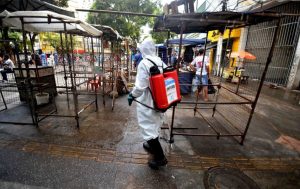 Com auxílio menor, cresce o endividamento das famílias durante a pandemia