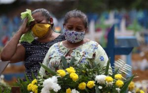 Brasil ultrapassa oficialmente 435 mil vítimas da covid-19