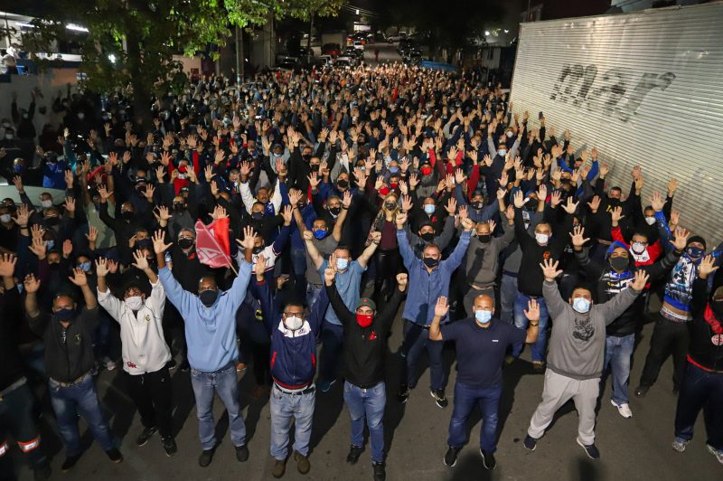 Metalúrgicos do ABC aprovam reajuste pela inflação integral e aviso de greve para os grupos que querem parcelar o INPC