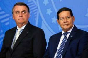 TSE julga ações que pedem cassação da chapa Bolsonaro-Mourão. Procuradoria é contra