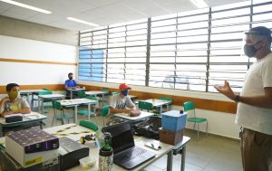 Doria determina volta às aulas presenciais, mas sem exigência de distanciamento