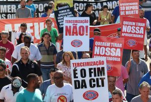 Sete anos após reforma trabalhista, cerca de 70% dos informais querem carteira assinada