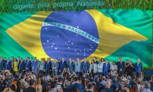 Metalúrgicos do ABC participam da cerimônia de assinatura da lei Combustível do Futuro