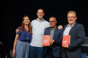 Auditório fica lotado para o lançamento do livro ‘Da Bomba ao Plug: o Brasil, a descarbonização e a indústria automotiva’