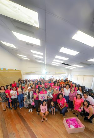 Sindicato encerra ações do Outubro Rosa com ação educativa às mulheres na base