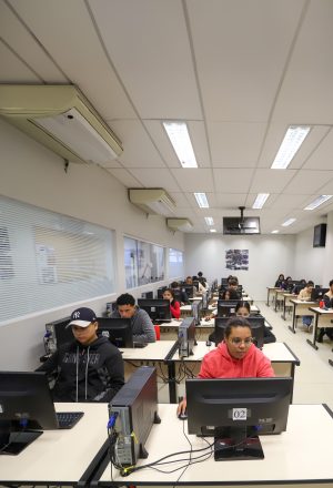 ‘Dona Lindu’ oferece cursos gratuitos em nova parceria com o Instituto PoliSaber, apoiado pelo governo federal