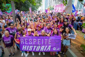 Mulheres metalúrgicas unidas pela redução de jornada, igualdade e um futuro de esperança ocupam Avenida Paulista