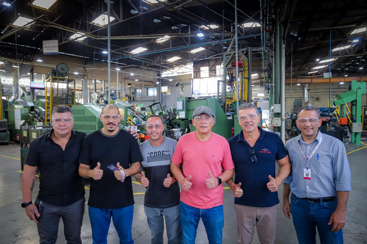 Visita à Metaltork fortalece mobilização na base e abre espaço para discutir políticas industriais