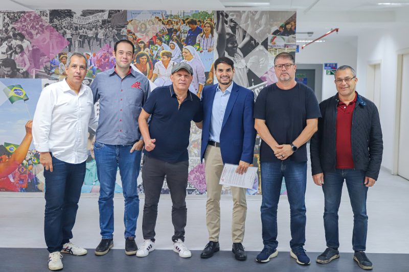 Metalúrgicos do ABC recebem novo presidente da ANFAVEA e propõem agenda para o setor