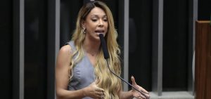 Sindicato recebe deputada Erika Hilton para debater jornada de trabalho e fim da escala 6x1. Participe!