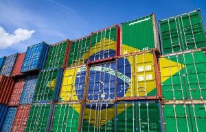 Tarifa de 50% em produtos brasileiros acirra tensão comercial e política