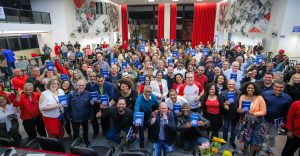 Público lota Sede no lançamento do livro ‘Superação’ do ex-dirigente do Sindicato Paulo Dias