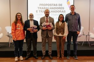 Metalúrgicos do ABC apresentam propostas para transição energética justa rumo à COP30