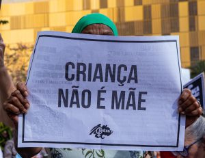 Direitos não se negociam: em defesa das meninas e das mulheres