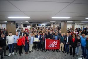 Câmara Municipal homenageia secretário-geral do Sindicato como cidadão diademense